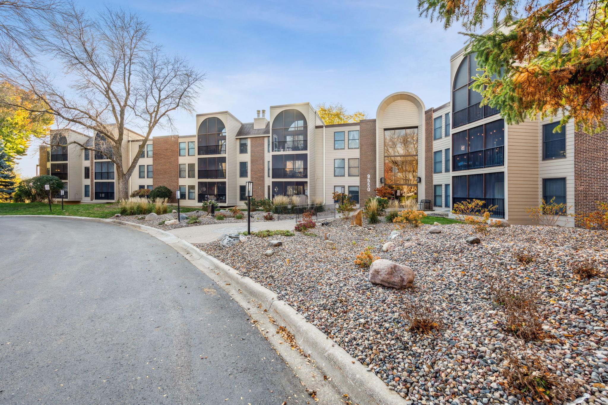 9550 Collegeview Rd 129, Bloomington, MN 55437 MLS 6453616