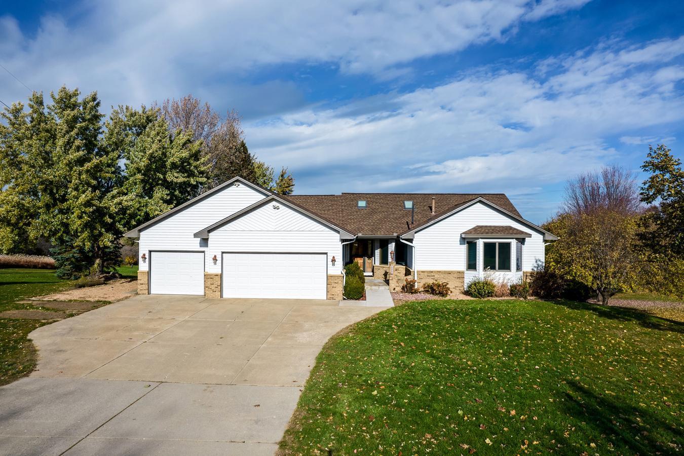 8244 27th St N, Lake Elmo, MN 55042 MLS 6454824 Coldwell Banker