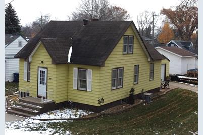 825 W Summit Avenue, Fergus Falls, MN 56537 - Photo 1