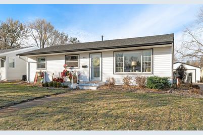 845 21st Avenue N, South Saint Paul, MN 55075 - Photo 1