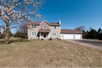 305 Carrie Circle - Photo 1