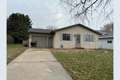 426 2nd Street SW, Eyota, MN 55934 - Photo 1