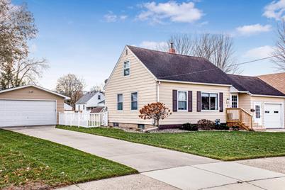 704 10th Avenue SE, Austin, MN 55912 - Photo 1