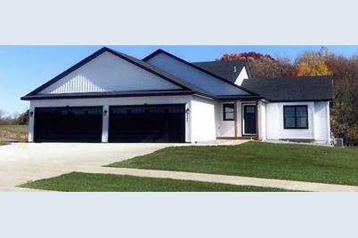 242 29th Avenue SE, Saint Cloud, MN 56304 - Photo 1