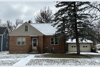 711 Sherman Street, Good Thunder, MN 56037 - Photo 1