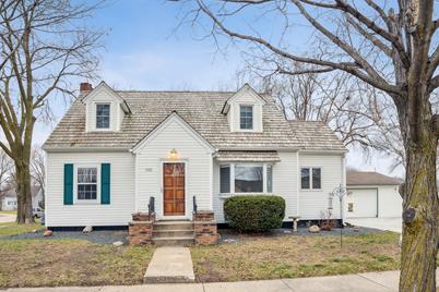 140 S Elm Street, Belle Plaine, MN 56011 - Photo 1