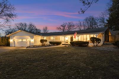 423 White Oak Drive, West Saint Paul, MN 55118 - Photo 1