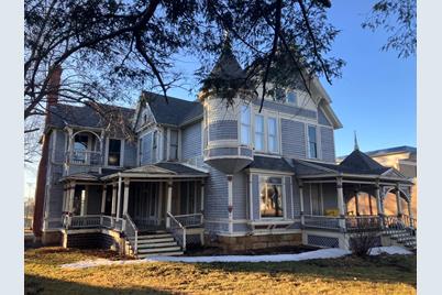 410 2nd Avenue SW, Wells, MN 56097 - Photo 1