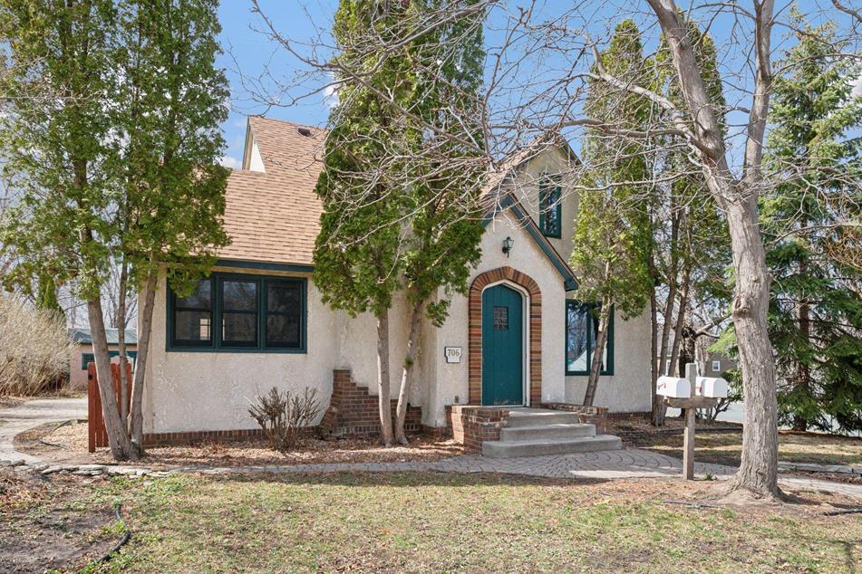 706 Holmes St S, Shakopee, MN 55379 MLS 6490059 Coldwell Banker