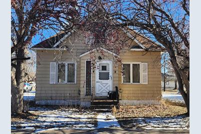 424 1st Street NW, Mahnomen, MN 56557 - Photo 1