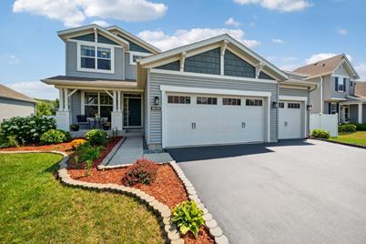 8050 Spring Lake Lane, Shakopee, MN 55379 - Photo 1