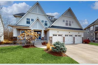 165 Wildwood Court, Mahtomedi, MN 55115 - Photo 1