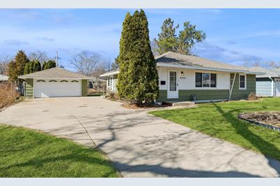 9230 16th Avenue S, Bloomington, MN 55425 - Photo 1