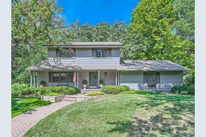 9506 Woodridge Circle, Eden Prairie, MN 55347 - Photo 1