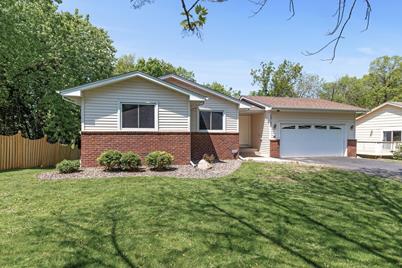 13190 Maple Knoll Way, Maple Grove, MN 55369 - Photo 1