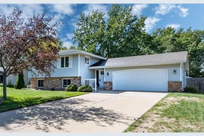 1028 Merrifield Street, Shakopee, MN 55379 - Photo 1