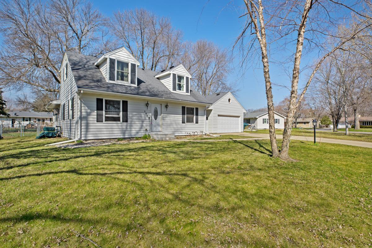 303 Crestwood Ct, North Mankato, MN 56003 MLS 6519862 Coldwell Banker