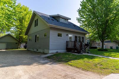 407 Oak Avenue SE, Montgomery, MN 56069 - Photo 1