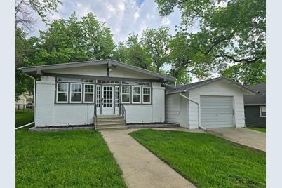 413 4th Street E, Jasper, MN 56144 - Photo 1