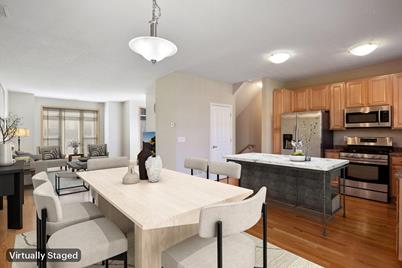 733 Victoria Street S, Saint Paul, MN 55102 - Photo 1