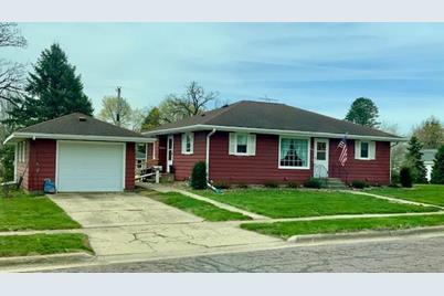 208 E Benton Street, Le Roy, MN 55951 - Photo 1