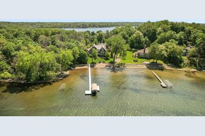 34 Peninsula Road, Dellwood, MN 55110 - Photo 1