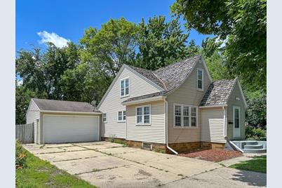 514 E Main Street, Marshall, MN 56258 - Photo 1