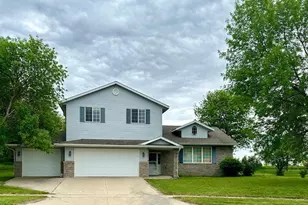 1206 Canoga Park Dr, Marshall, MN 56258 - Photo 1