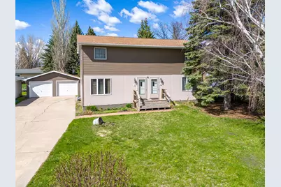 33 Garden Court NW, East Grand Forks, MN 56721 - Photo 1