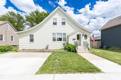 403 Columbus Avenue N, New Prague, MN 56071 - Photo 1