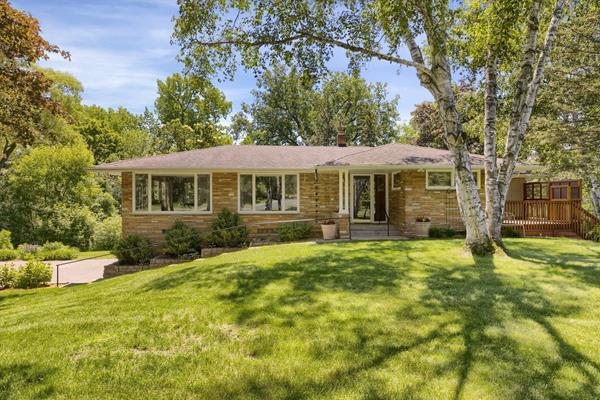 228 Oakview Rd, West Saint Paul, MN 55118 - MLS 6553489 - Coldwell Banker