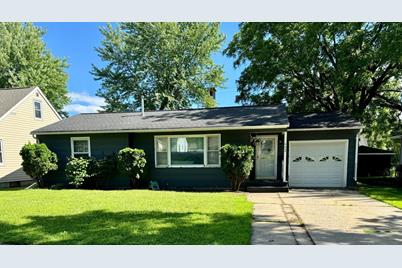 402 E Elm, Redwood Falls, MN 56283 - Photo 1