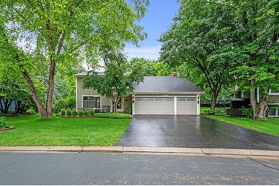 10244 Nottingham Trail, Eden Prairie, MN 55347 - Photo 1