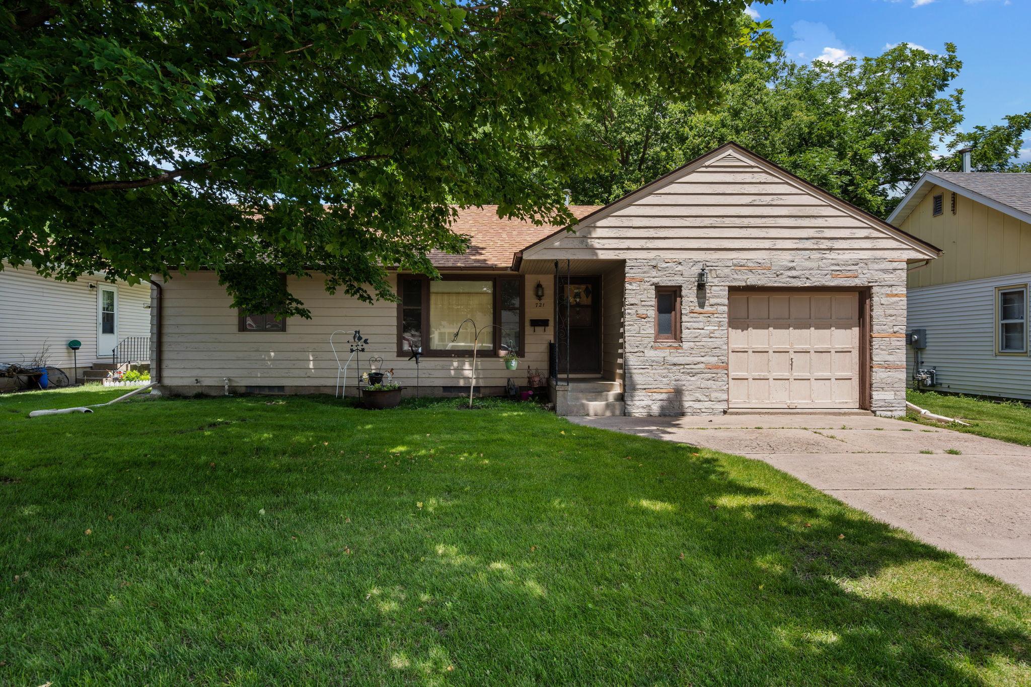 721 9th Ave NE, Waseca, MN 56093 MLS 6562842 Coldwell Banker