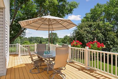 18 Dunbar Way, Mahtomedi, MN 55115 - Photo 1