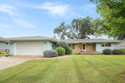 205 Sunrise Avenue N, New Prague, MN 56071 - Photo 1