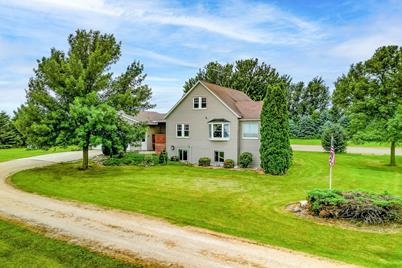 837 310th Avenue, Blue Earth, MN 56013 - Photo 1