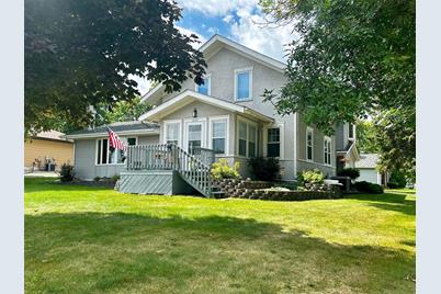 602 W Lake Avenue, Worthington, MN 56187 - Photo 1