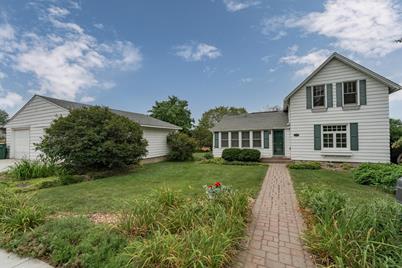 442 E 5th Street, Saint Charles, MN 55972 - Photo 1