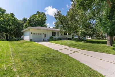 143 W Hillside Avenue, Fergus Falls, MN 56537 - Photo 1