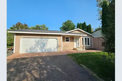 1400 Hallewood Boulevard, New Richmond, WI 54017 - Photo 1