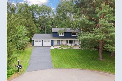 19019 Hanus Circle, Minnetonka, MN 55345 - Photo 1