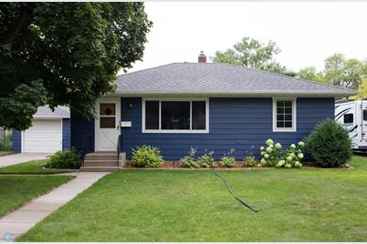 1813 6th Street S, Moorhead, MN 56560 - Photo 1