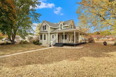 307 E Barck Avenue, Luverne, MN 56156 - Photo 1