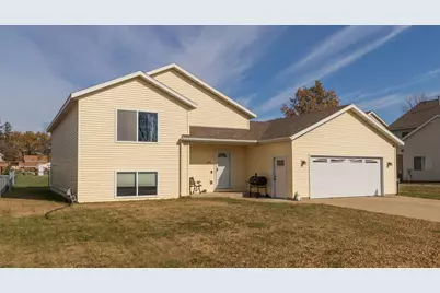 304 4th Street SE, Blooming Prairie, MN 55917 - Photo 1