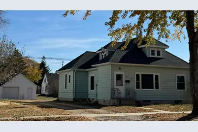 245 1st Avenue SE, Wells, MN 56097 - Photo 1