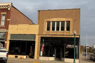 8 N Marshall Ave, Springfield, MN 56087 - Photo 1