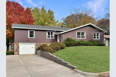 507 E Hollett Street, Tracy, MN 56175 - Photo 1