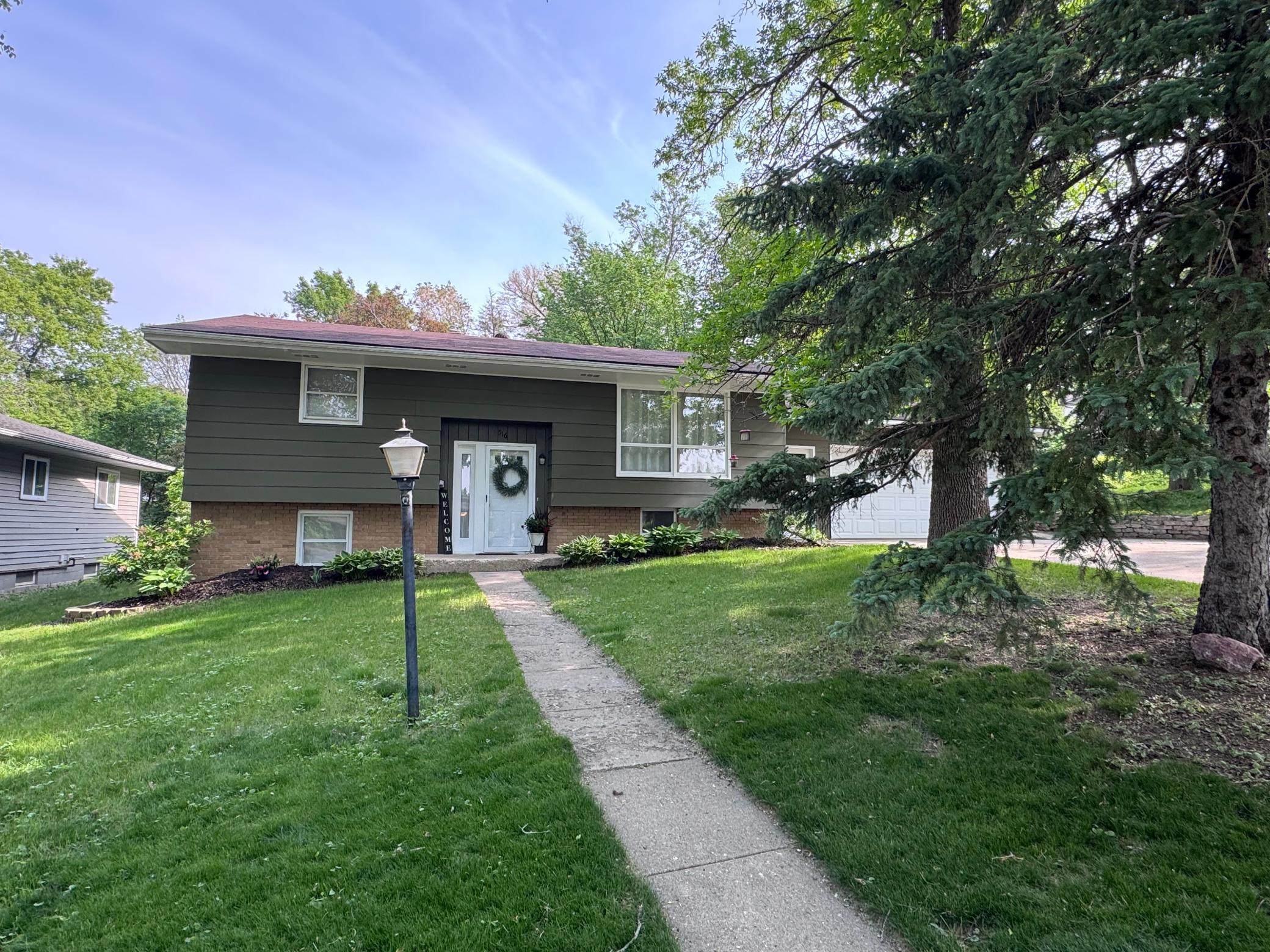 516 W Cherry Ave, Fergus Falls, MN 56537 - MLS 6633925 - Coldwell Banker