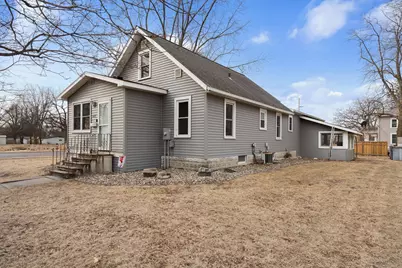 422 8th Street SE, Waseca, MN 56093 - Photo 1